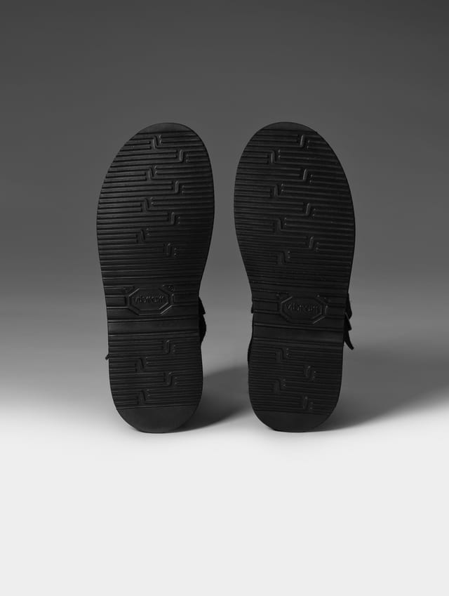 Zapato tipo zueco con hebilla hombre