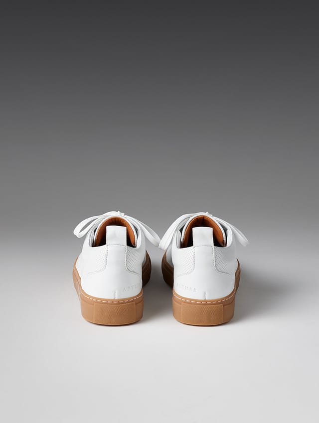 Zapatilla de cuero mujer